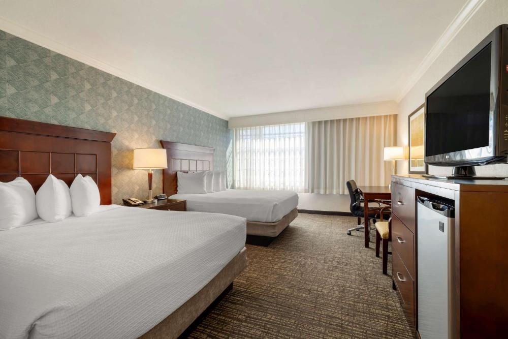 Best Western Plus Carriage Inn